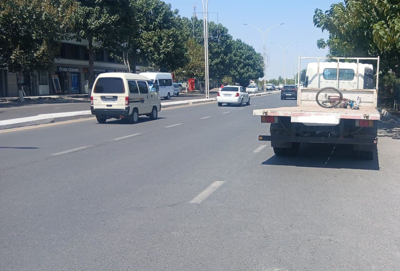 Andijonda Isuzu velosipedchini urib yubordi