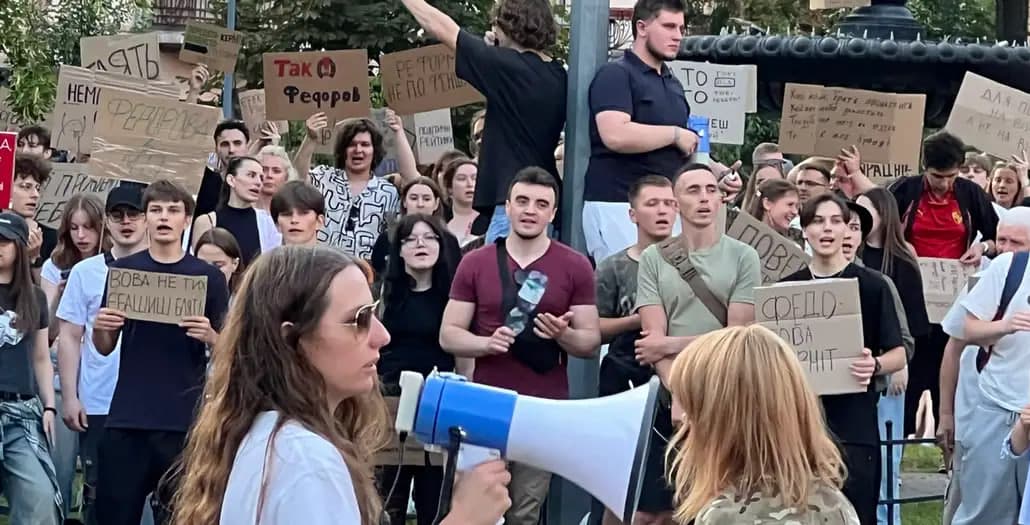 Protests in Kyiv Enter Their Tenth Day
