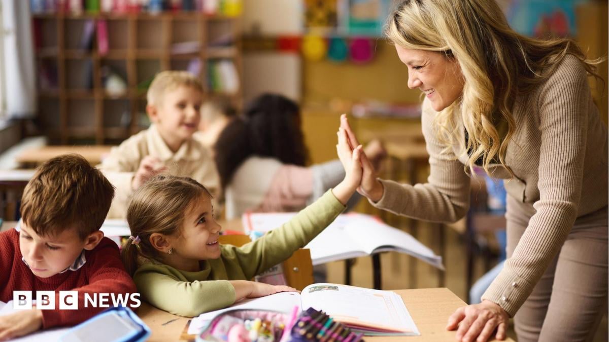 O'qituvchilarga bayram sovg'asi: Qanchalik berish kerak?