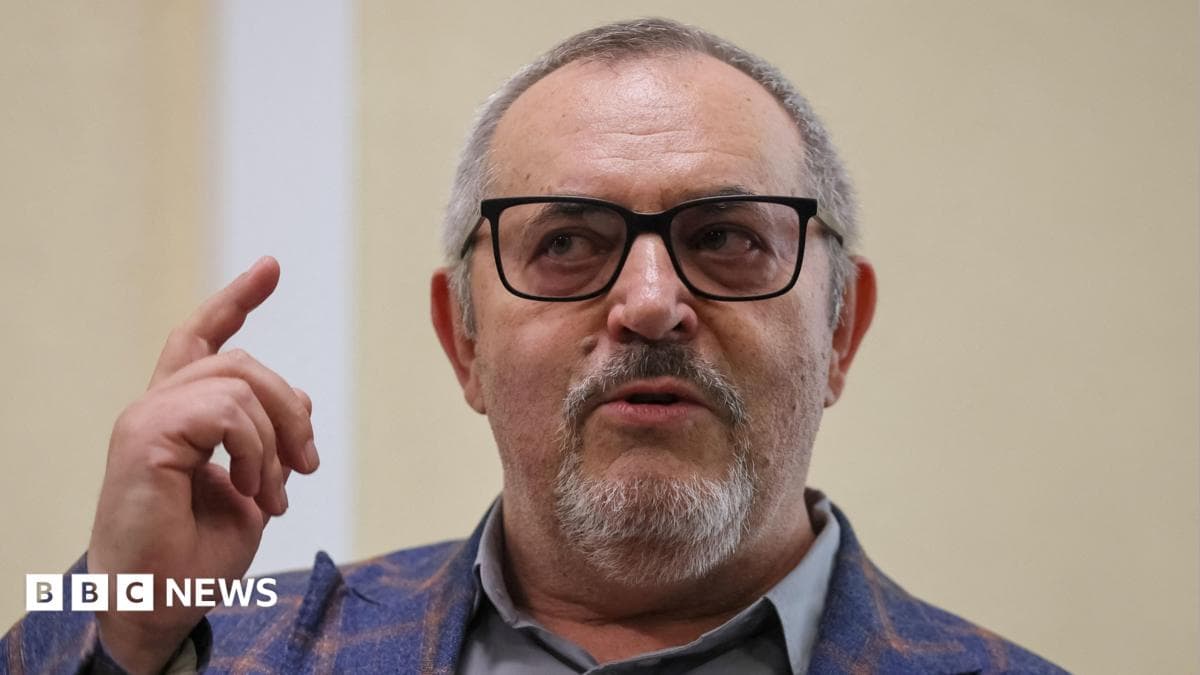 Russian Anti-War Politician Announces Departure from the Country