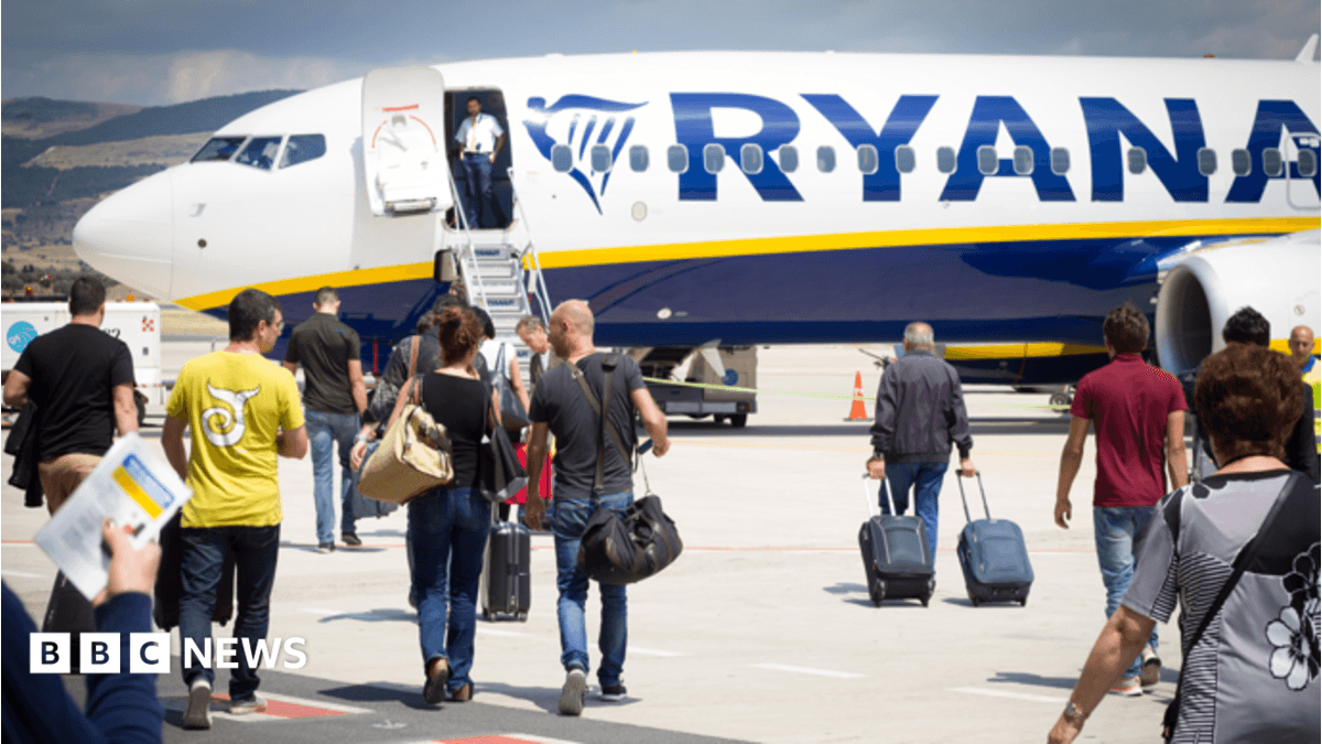 Ryanair foydalari kamaydi, sabablar orasida Eron urushi va yoqilgi narxlarining oshishi