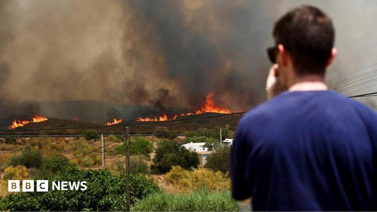 Fierce Wildfires in Spain Terrify Tourists