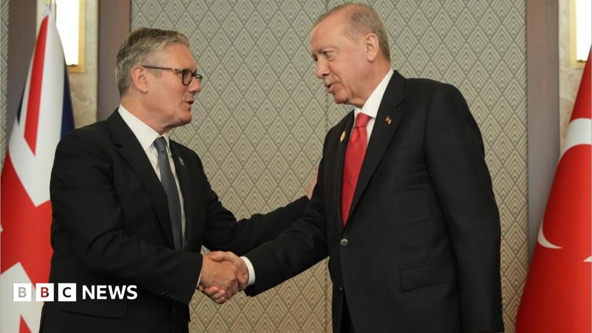 Starmerga Turkiya prezidenti tomonidan qurol va o'q berildi