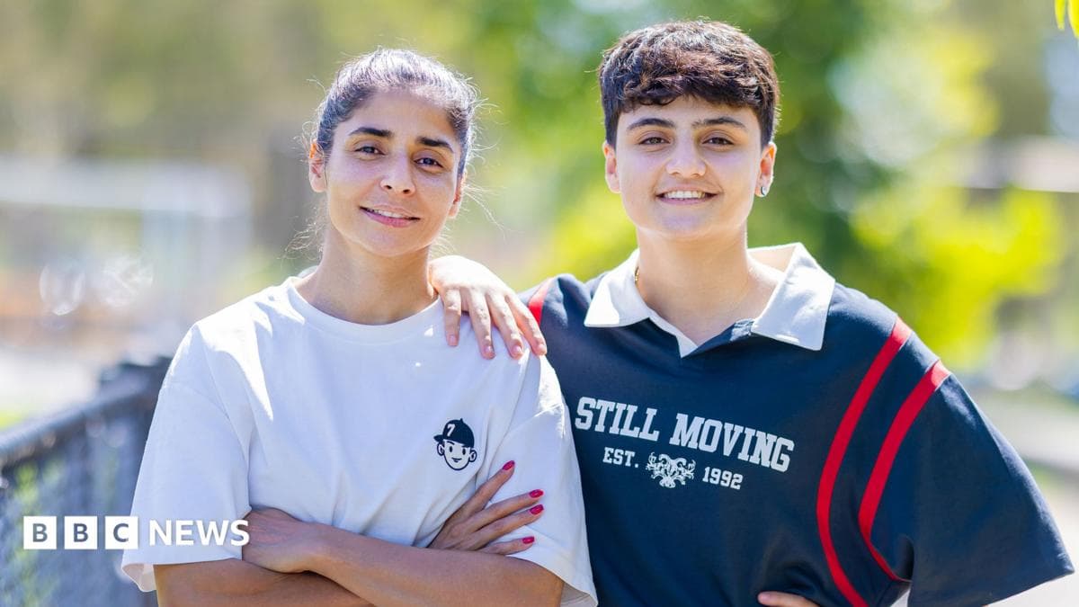 Tehronga qarshi chiqish qilgan Eron futbolchilari Avstraliya fuqarosi bo'ldilar
