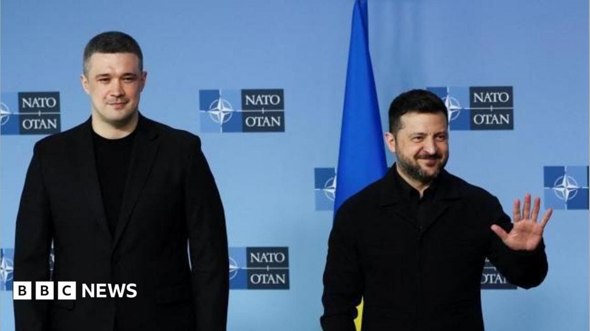 Ukrainaning tushirilgan mudofaa vaziri qaytishni talab qilmoqda