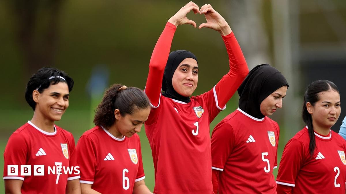 Afg'oniston ayollar futbol jamoasi 8,000 mil uzoqlikda qayta birlashdi