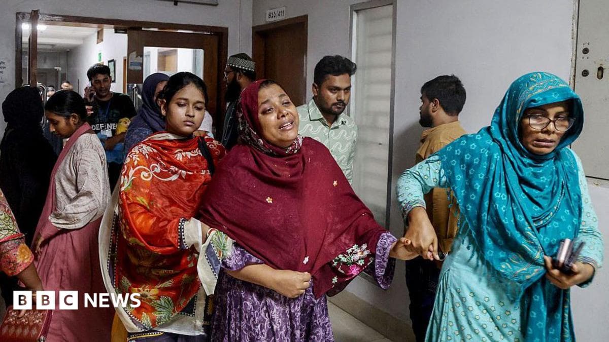 Bangladeshda harbiy samolyotning maktabga urilishi haqida so'rovlar davom etmoqda