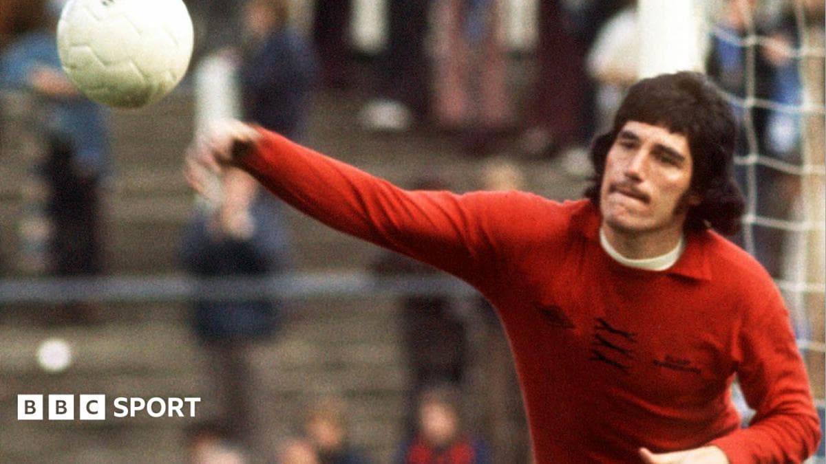 Wolverhampton Wanderers afsonasi Phil Parkes 79 yoshida hayotdan ko'z yumdi