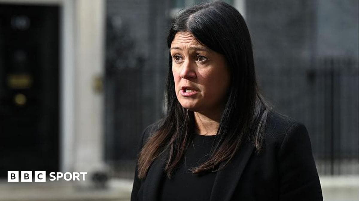 Britaniya madaniyat vaziri Lisa Nandy ayollar futbolini jahon chempionatida jazolamaslikka chaqirmoqda
