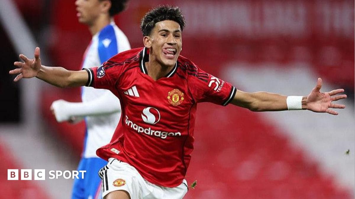 JJ Gabriel, 15 yoshli futbolchi Manchester United uchun chaqirildi