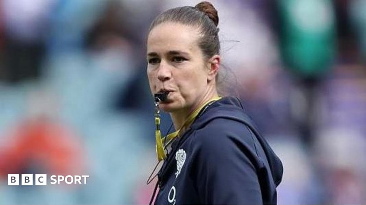 Emili Skarratt England murabbiylar jamoasiga doimiy ravishda qo'shiladi