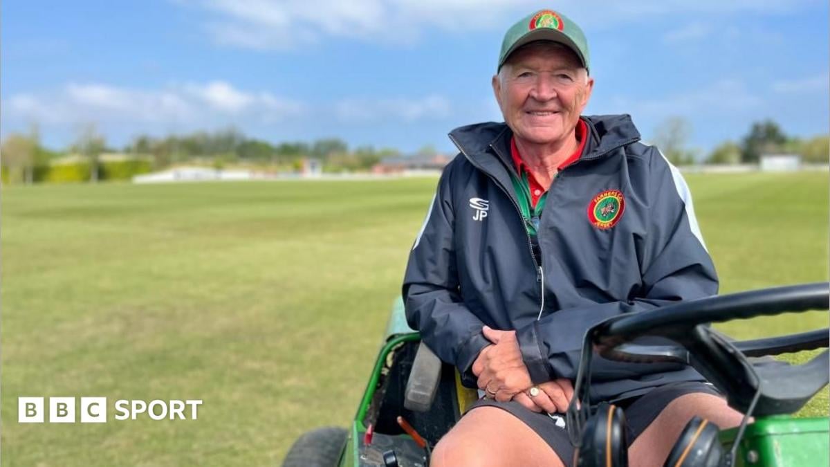 Jimmi Perchard: Bog'ida Xalqaro Kriket Maydoni Quruvchi