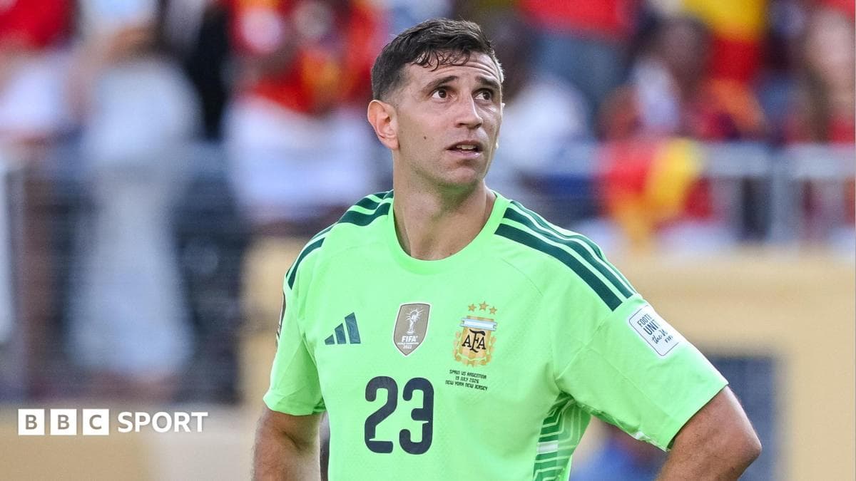 Emi Martinez Argentina terma jamoasidan ketishni o'ylamoqda