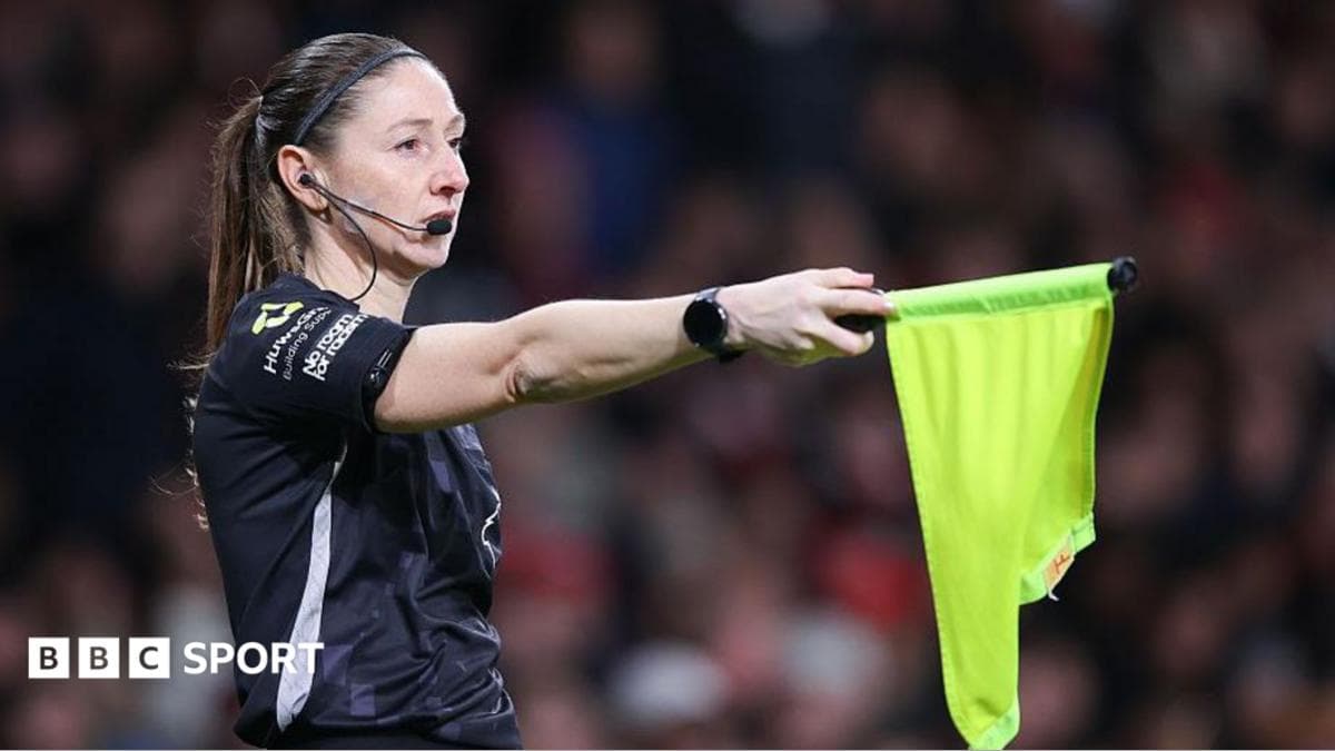 Sian Massey-Ellis hakamlikdan ketdi