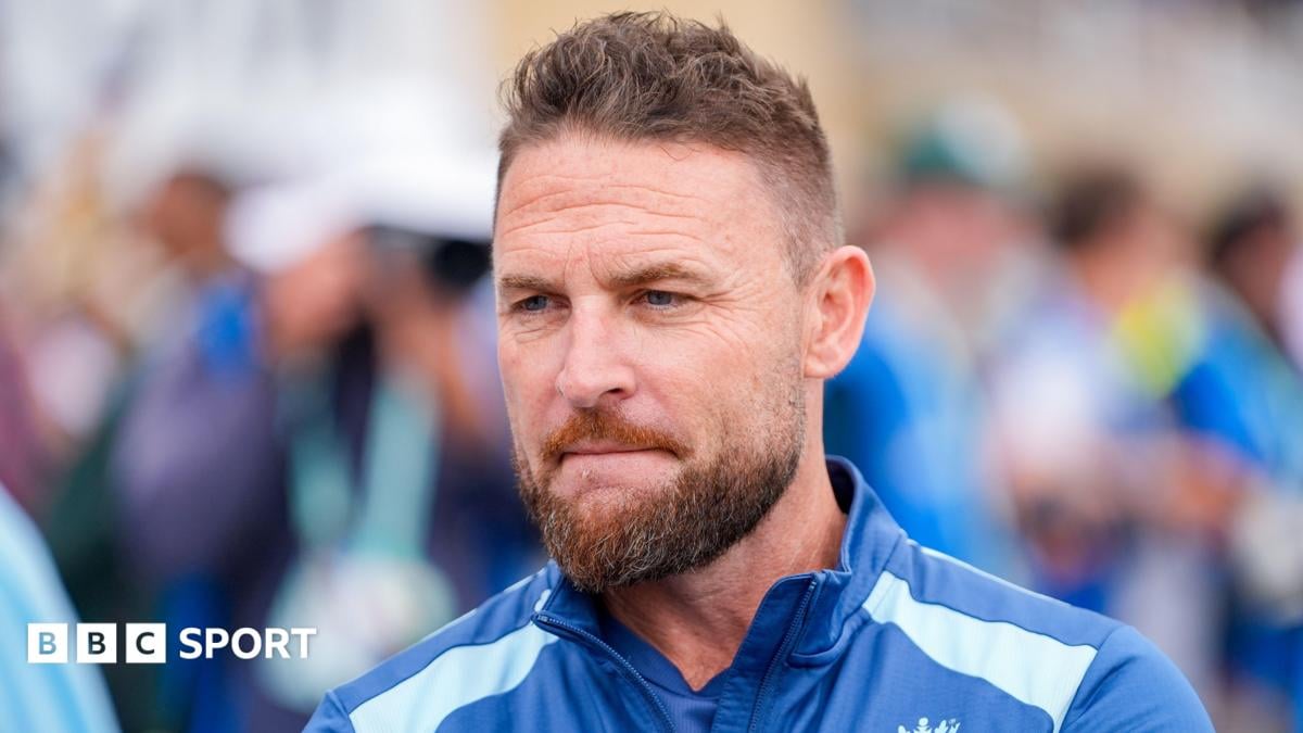Brendon McCullum Angliya Test jamoasi murabbiyligini yo'qotdi