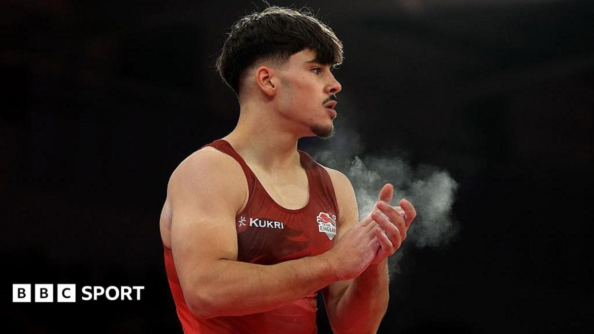 Glasgow 2026 da Englands gymnasti Gabriel Langton qo'lga kiritilgan kumush medali bilan birga dahshatli jarohat oldi