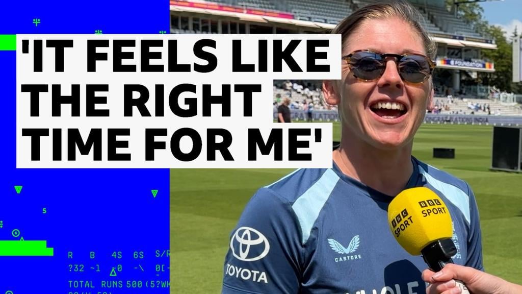 Heather Knight futbolni tark etdi