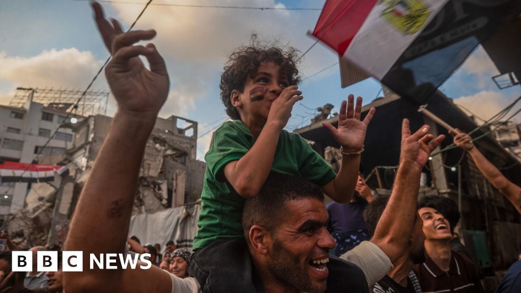 Gaza aholisi jahon chempionatini vayronalar orasida tomosha qildi