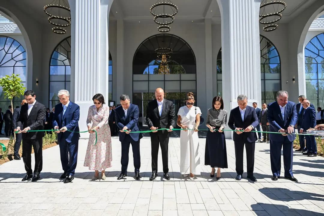 Shavkat Mirziyoyev Issiqko‘ldagi besh yulduzli “Boku” mehmonxonasi ochilish marosimiga qatnashdi