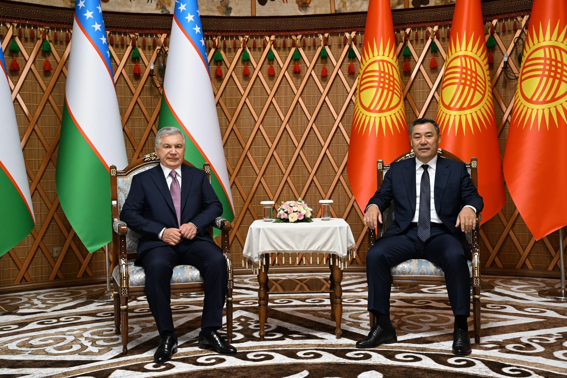 Japarov Mirziyoyevni Qirg‘izistonga taklif qildi